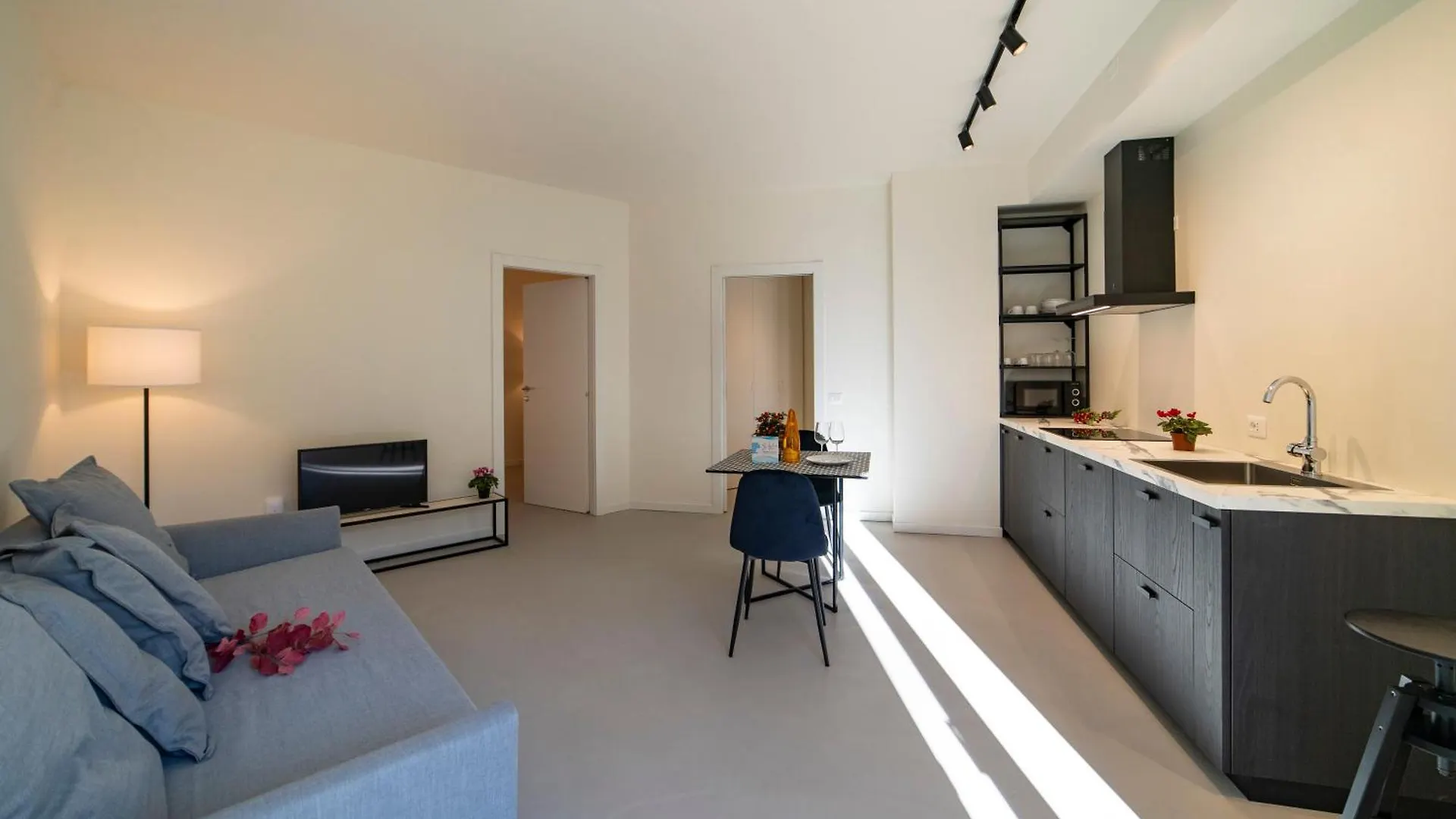 Via Vittorio Veneto 468 Chiari Aparthotel Italy